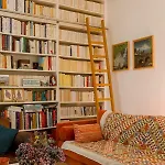 Veeve - The Library Lägenhet *